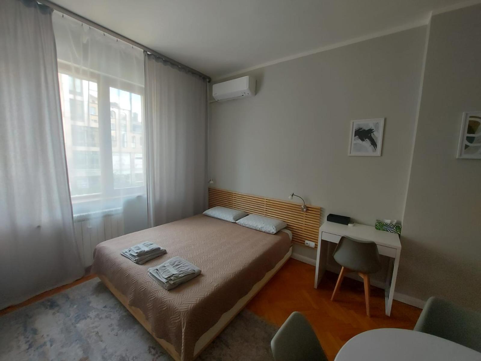Apartment 72
